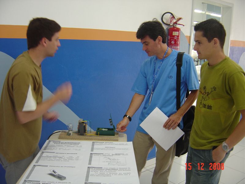 Arquivo:Trava eletromag 02.jpg